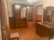 İcarəyə verilir 3 otaqlı 120 m2 köhnə tikili Gənclik m.