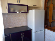 İcarəyə verilir 3 otaqlı 55 m2 köhnə tikili Neftçilər m.