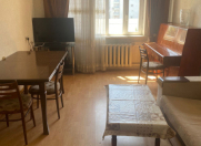 Satılır 2 otaqlı 64 m2 köhnə tikili Əhmədli m.