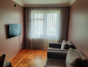 Satılır 3 otaqlı 80 m2 köhnə tikili İnşaatçılar m.