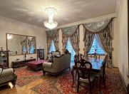 Satılır 5 otaqlı 250 m2 köhnə tikili İçəri Şəhər m.