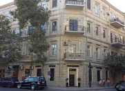 İcarəyə verilir 4 otaqlı 100 m2 köhnə tikili Sahil m.