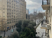 İcarəyə verilir 3 otaqlı 80 m2 köhnə tikili 28 May m.