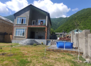 İcarəyə verilir 5 otaqlı 200 m2 villa Qax
