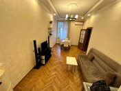 İcarəyə verilir 2 otaqlı 70 m2 köhnə tikili 28 May m.