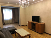 İcarəyə verilir 2 otaqlı 75 m2 köhnə tikili Şah İsmayıl Xətai m.