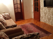 İcarəyə verilir 2 otaqlı 55 m2 köhnə tikili Elmlər Akademiyası m.