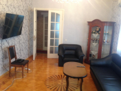 İcarəyə verilir 3 otaqlı 75 m2 köhnə tikili Sahil m.