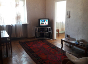 İcarəyə verilir 2 otaqlı 75 m2 köhnə tikili Nəriman Nərimanov m.