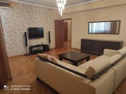 İcarəyə verilir 3 otaqlı 130 m2 yeni tikili Nizami m.