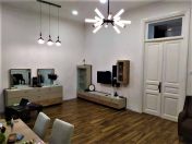 Satılır 4 otaqlı 110 m2 köhnə tikili Azneft meydanı