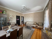 Satılır 7 otaqlı 200 m2 həyət evi Neftçilər m.