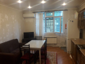 İcarəyə verilir 3 otaqlı 100 m2 köhnə tikili Gənclik m.