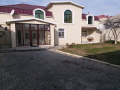 Satılır 8 otaqlı 440 m2 həyət evi Badamdar