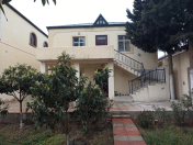 Satılır 4 otaqlı 350 m2 həyət evi Badamdar