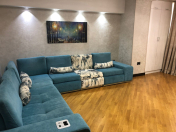 İcarəyə verilir 3 otaqlı 96 m2 köhnə tikili Gənclik m.