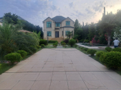 İcarəyə verilir 4 otaqlı 200 m2 bağ evi Buzovna