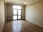 Satılır 2 otaqlı 70 m2 yeni tikili Qara Qarayev m.
