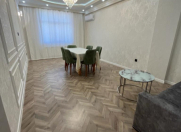 İcarəyə verilir 3 otaqlı 135 m2 yeni tikili Səbail r.