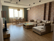 İcarəyə verilir 3 otaqlı 150 m2 yeni tikili Gənclik m.