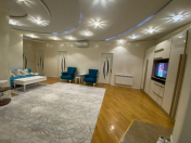 Satılır 5 otaqlı 205 m2 yeni tikili Zərifə Əliyeva adına park