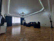Satılır 4 otaqlı 190 m2 yeni tikili Gənclik m.