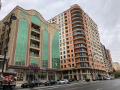 Satılır 4 otaqlı 184 m2 yeni tikili Gənclik m.