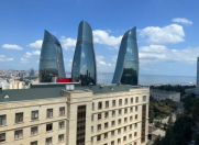 Satılır 3 otaqlı 100 m2 köhnə tikili Səbail r.