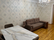 İcarəyə verilir 3 otaqlı 82 m2 köhnə tikili İnşaatçılar m.