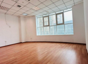 İcarəyə verilir 4 otaqlı 140 m2 ofis Sahil m.