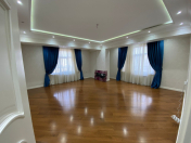 Satılır 4 otaqlı 181 m2 yeni tikili Bakı