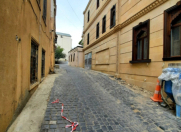 Satılır 3 otaqlı 80 m2 həyət evi Azneft meydanı