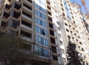 Satılır 4 otaqlı 200 m2 yeni tikili Gənclik m.