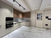 İcarəyə verilir 3 otaqlı 120 m2 yeni tikili Gənclik m.