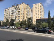 Satılır 2 otaqlı 93 m2 köhnə tikili Memar Əcəmi m.