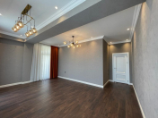 Satılır 3 otaqlı 129 m2 yeni tikili 28 May m.