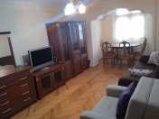 İcarəyə verilir 2 otaqlı 45 m2 köhnə tikili İnşaatçılar m.