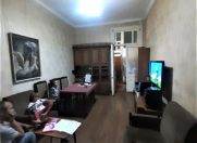 Satılır 2 otaqlı 45 m2 köhnə tikili Səməd Vurğun parkı