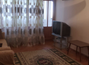 İcarəyə verilir 3 otaqlı 96 m2 köhnə tikili Gənclik m.