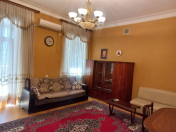 İcarəyə verilir 3 otaqlı 80 m2 köhnə tikili Səbail r.