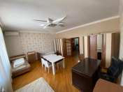 İcarəyə verilir 3 otaqlı 140 m2 yeni tikili 28 May m.