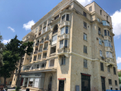 İcarəyə verilir 2 otaqlı 70 m2 köhnə tikili İçəri Şəhər m.