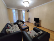 İcarəyə verilir 2 otaqlı 65 m2 köhnə tikili 28 May m.