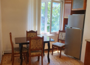 İcarəyə verilir 3 otaqlı 100 m2 köhnə tikili 8 Noyabr m.