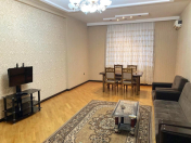 İcarəyə verilir 3 otaqlı 98 m2 yeni tikili 28 May m.