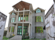 Satılır 10 otaqlı 300 m2 həyət evi Şəki