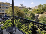 İcarəyə verilir 3 otaqlı 100 m2 köhnə tikili İçəri Şəhər m.