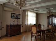 Satılır 6 otaqlı 330 m2 yeni tikili Gənclik m.