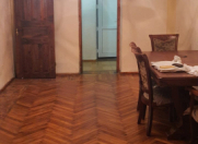 İcarəyə verilir 4 otaqlı 100 m2 köhnə tikili Gənclik m.