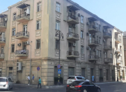 İcarəyə verilir 3 otaqlı 90 m2 köhnə tikili 28 May m.